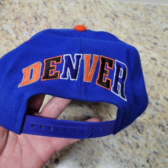 SOLD                      Denver Broncos Team NFL Snapback Hat Vintage Logo - Picture 5 of 7